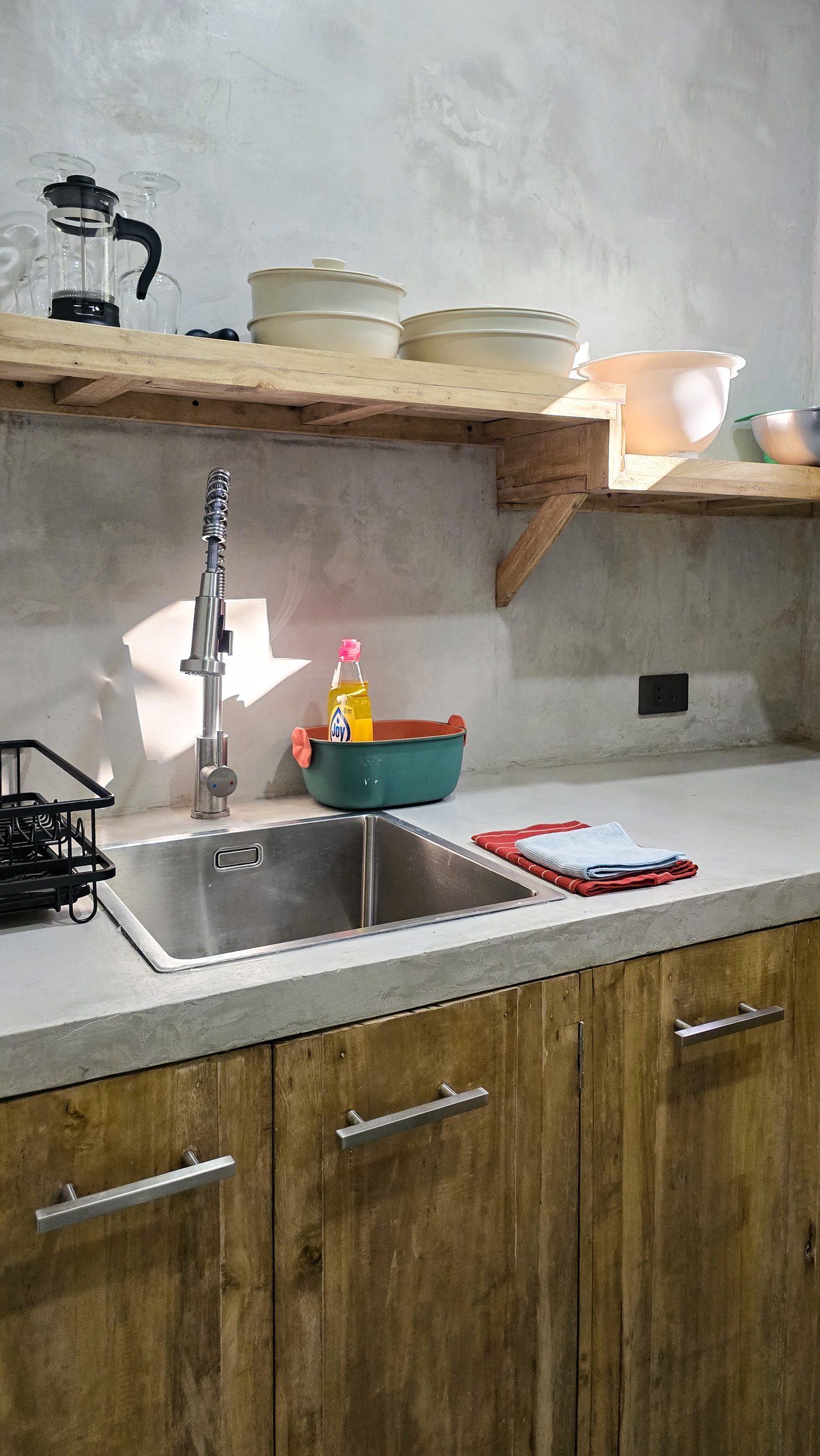 Kitchen sink and concrete counter, Lagalag Stays El Nido